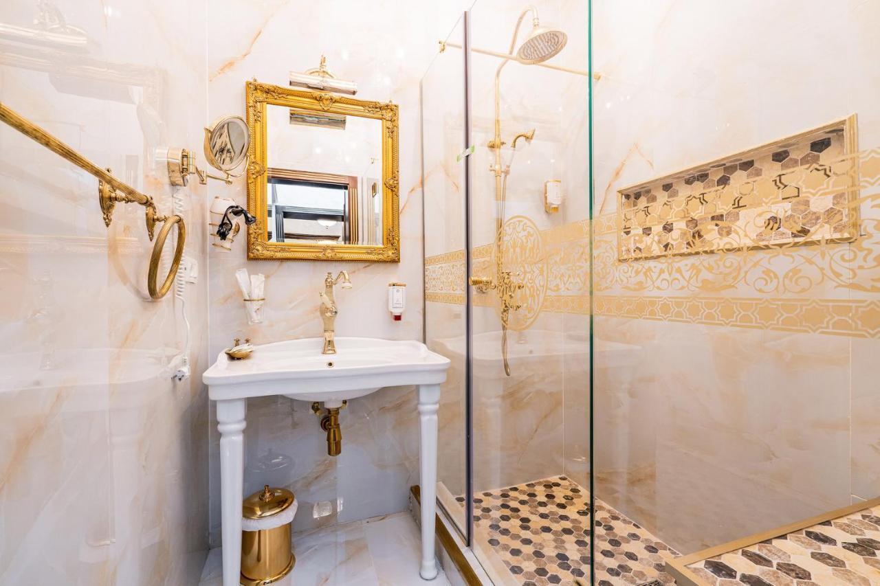 Private Museum Apartment With Antique Decor Bucureşti Ngoại thất bức ảnh