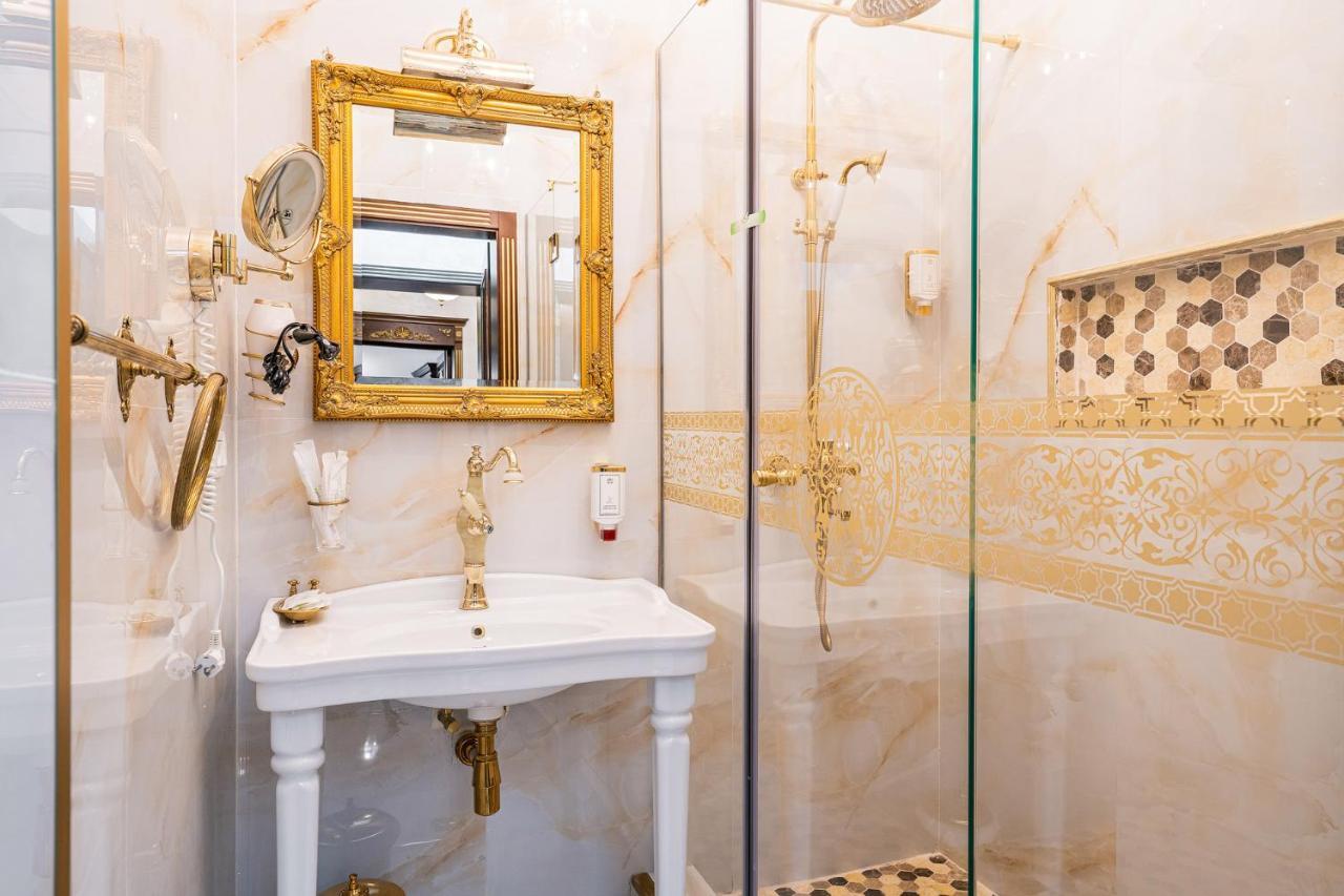 Private Museum Apartment With Antique Decor Bucureşti Ngoại thất bức ảnh