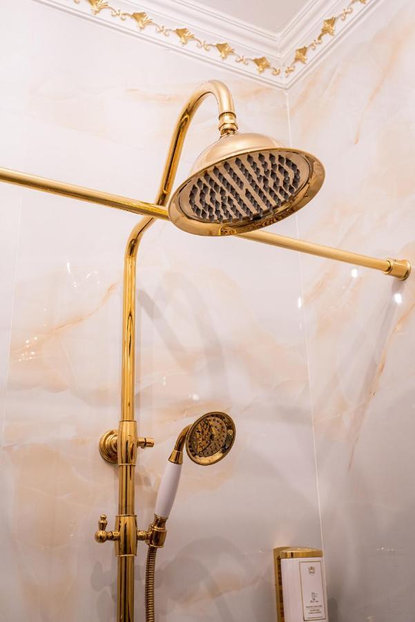 Private Museum Apartment With Antique Decor Bucureşti Ngoại thất bức ảnh