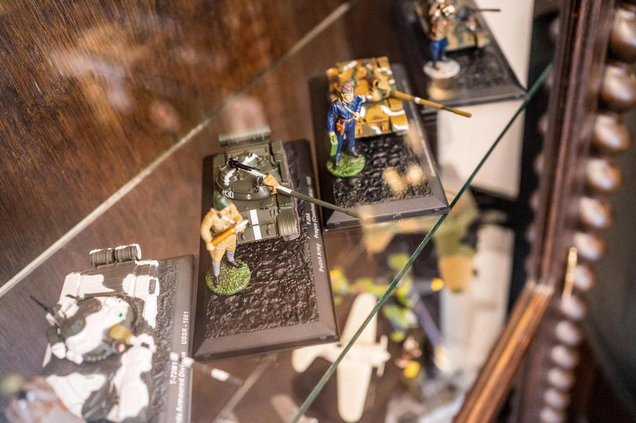 Private Museum Apartment With Antique Decor Bucureşti Ngoại thất bức ảnh