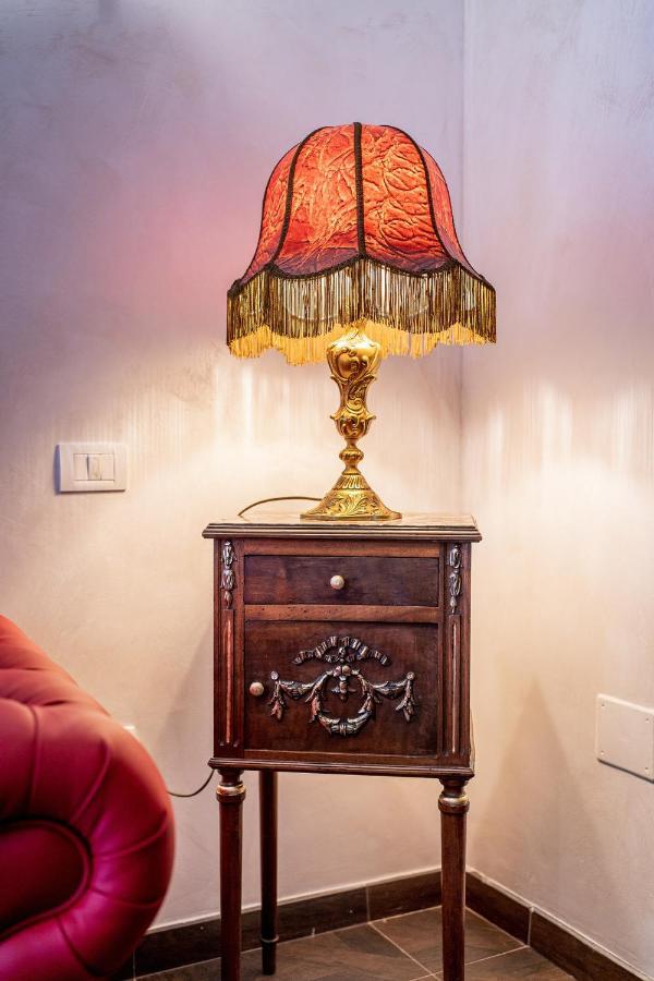 Private Museum Apartment With Antique Decor Bucureşti Ngoại thất bức ảnh